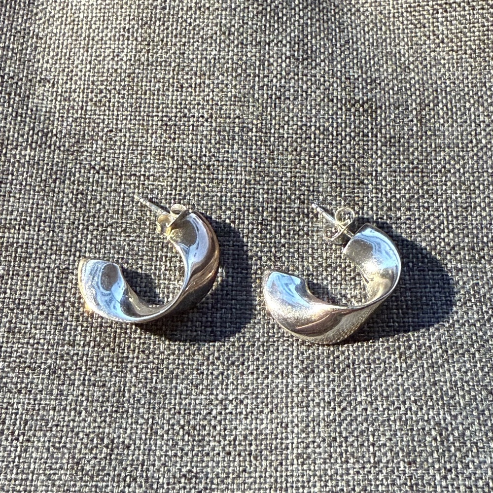 Mejuri Sterling Silver Wave Twist Hoop Earrings